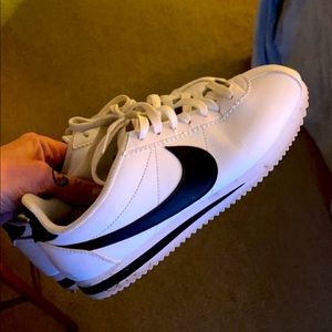 Nike cortez black and white